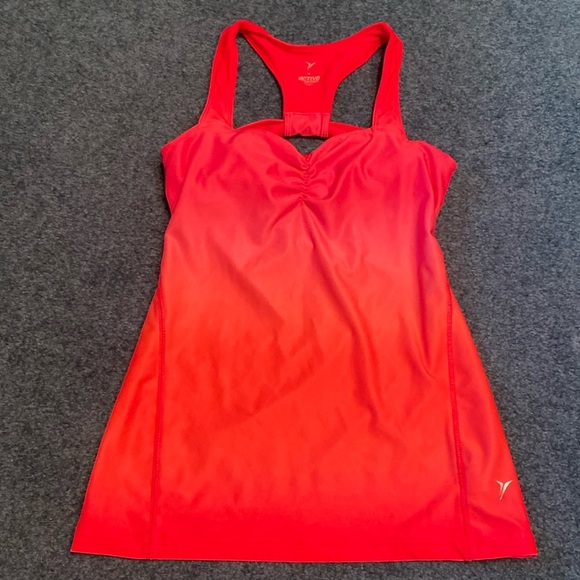 Old Navy work out top. Size Medium - Picture 1 of 4